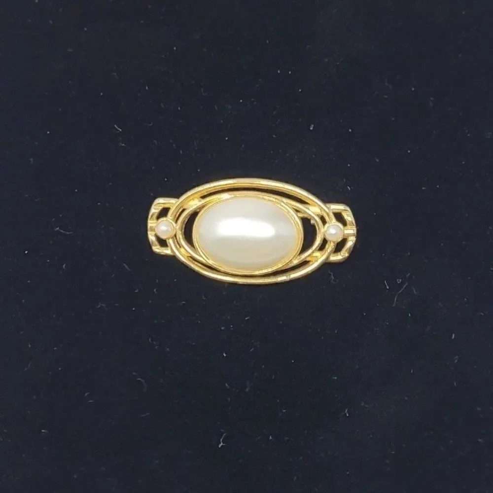 Retro Space Age Gold Tone Open Oval Faux Pearl Bezel Set Brooch Pin Pendant Glam